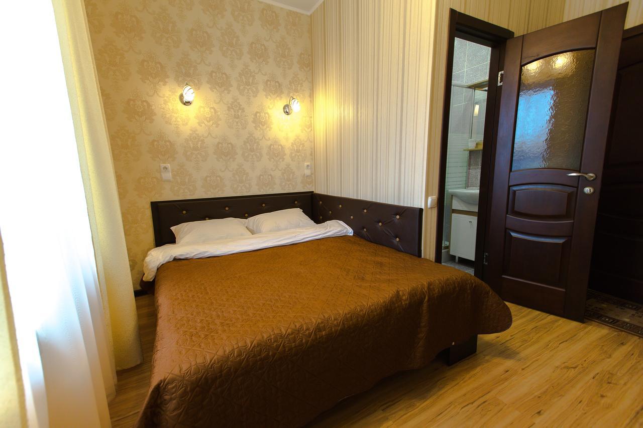 פטרופבלובסק Hotel Hizhina מראה חיצוני תמונה