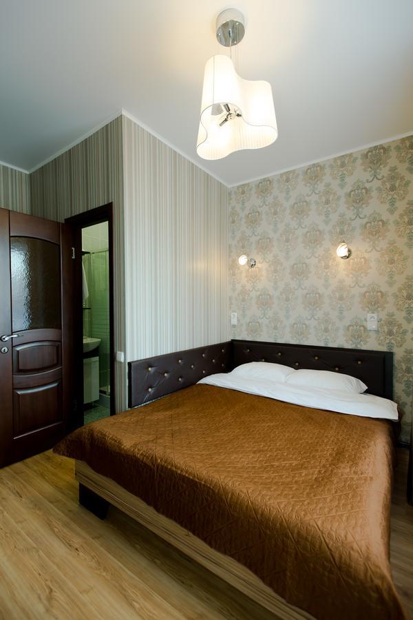 פטרופבלובסק Hotel Hizhina מראה חיצוני תמונה