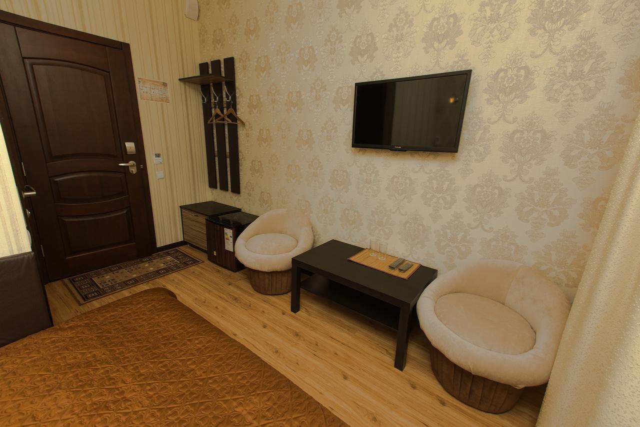 פטרופבלובסק Hotel Hizhina מראה חיצוני תמונה