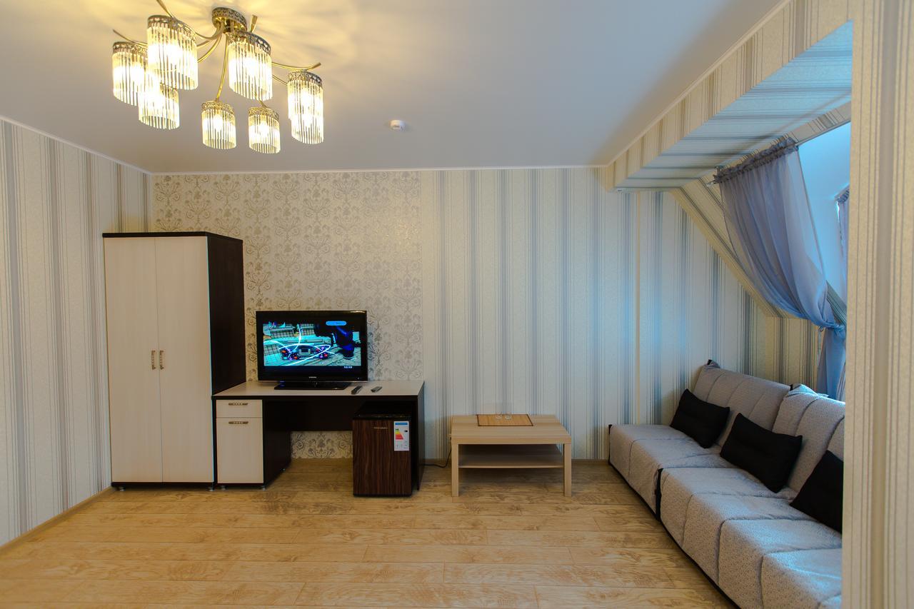 פטרופבלובסק Hotel Hizhina מראה חיצוני תמונה