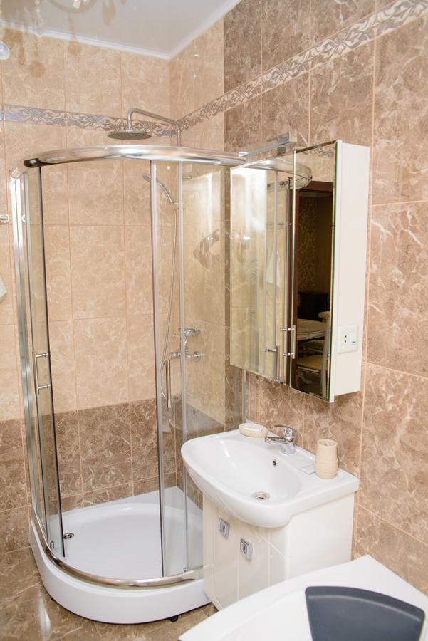 פטרופבלובסק Hotel Hizhina מראה חיצוני תמונה
