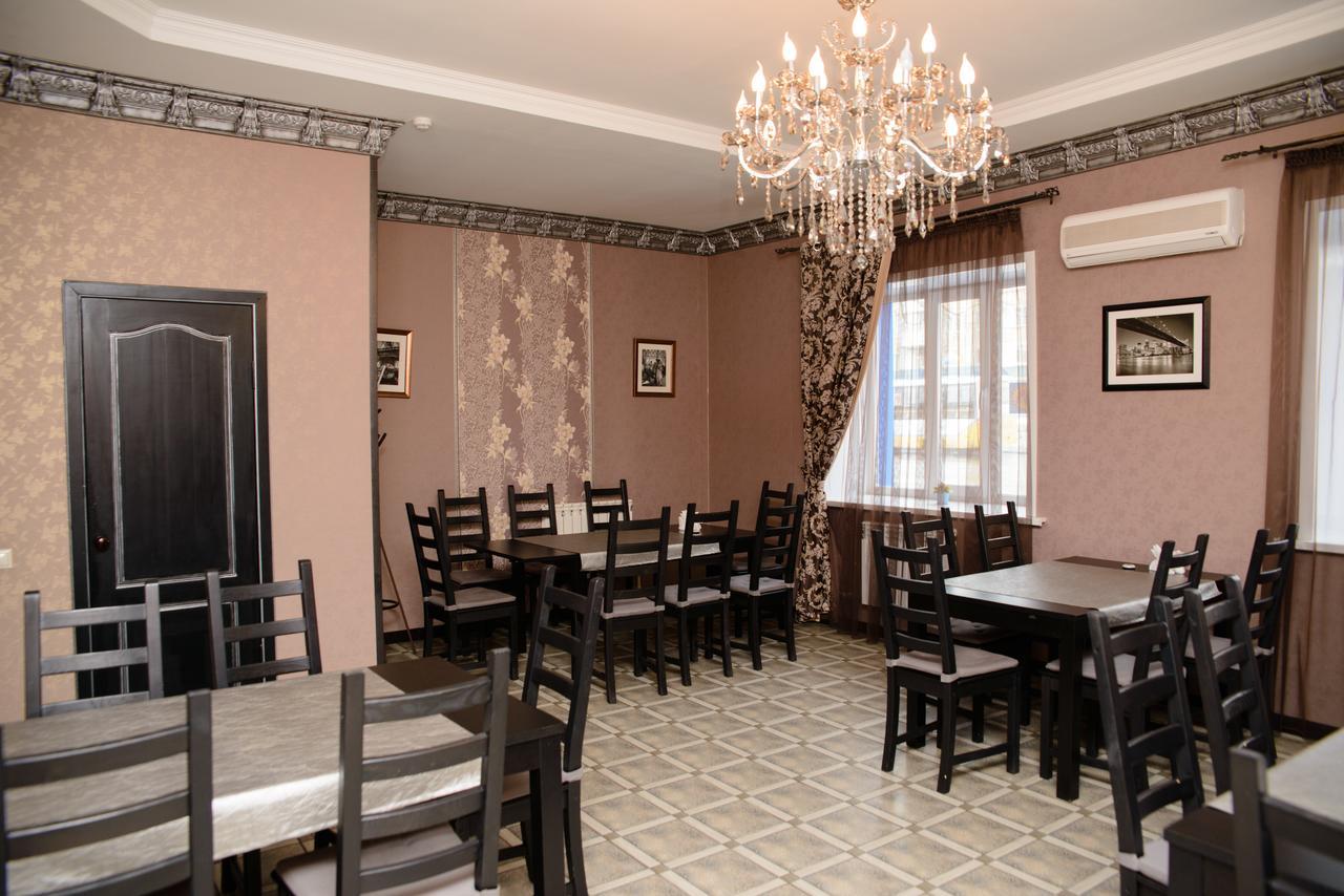 פטרופבלובסק Hotel Hizhina מראה חיצוני תמונה