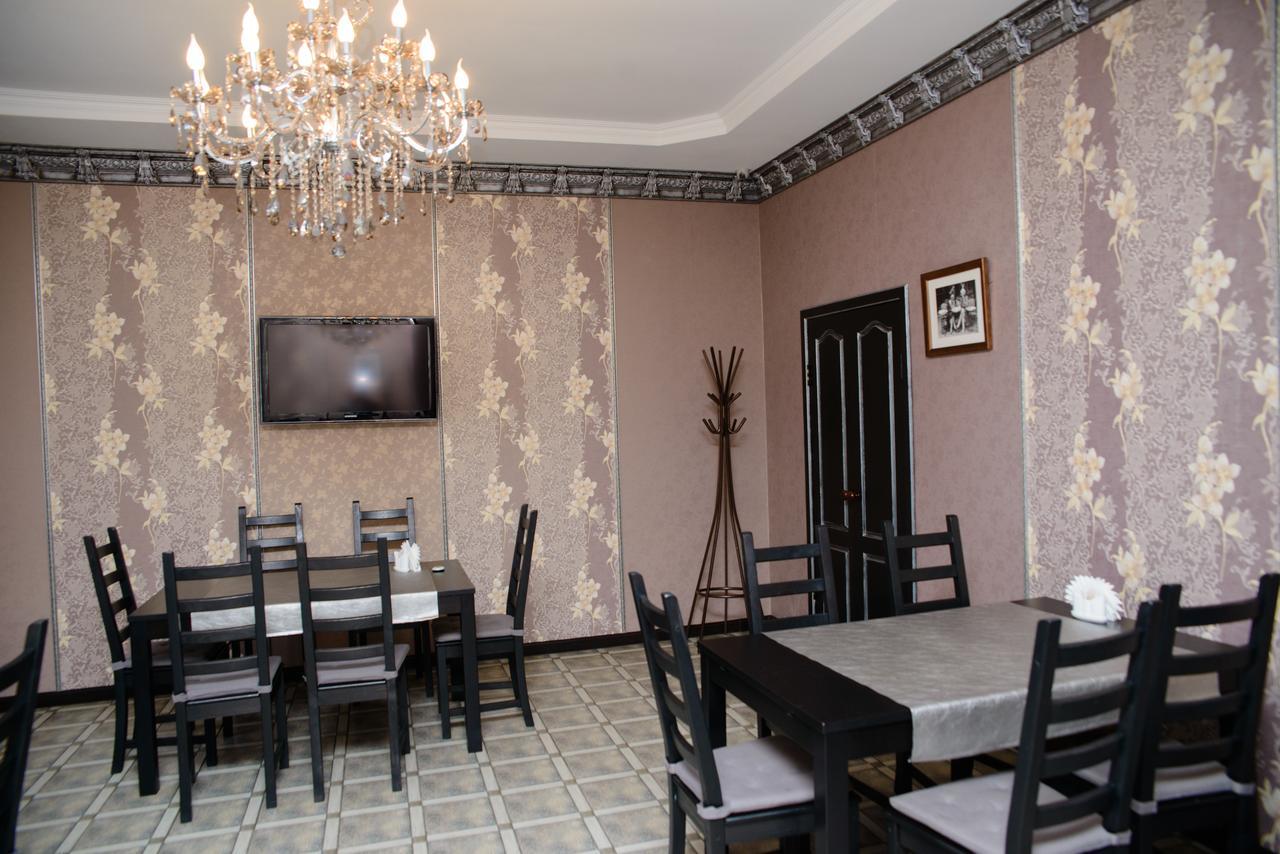 פטרופבלובסק Hotel Hizhina מראה חיצוני תמונה