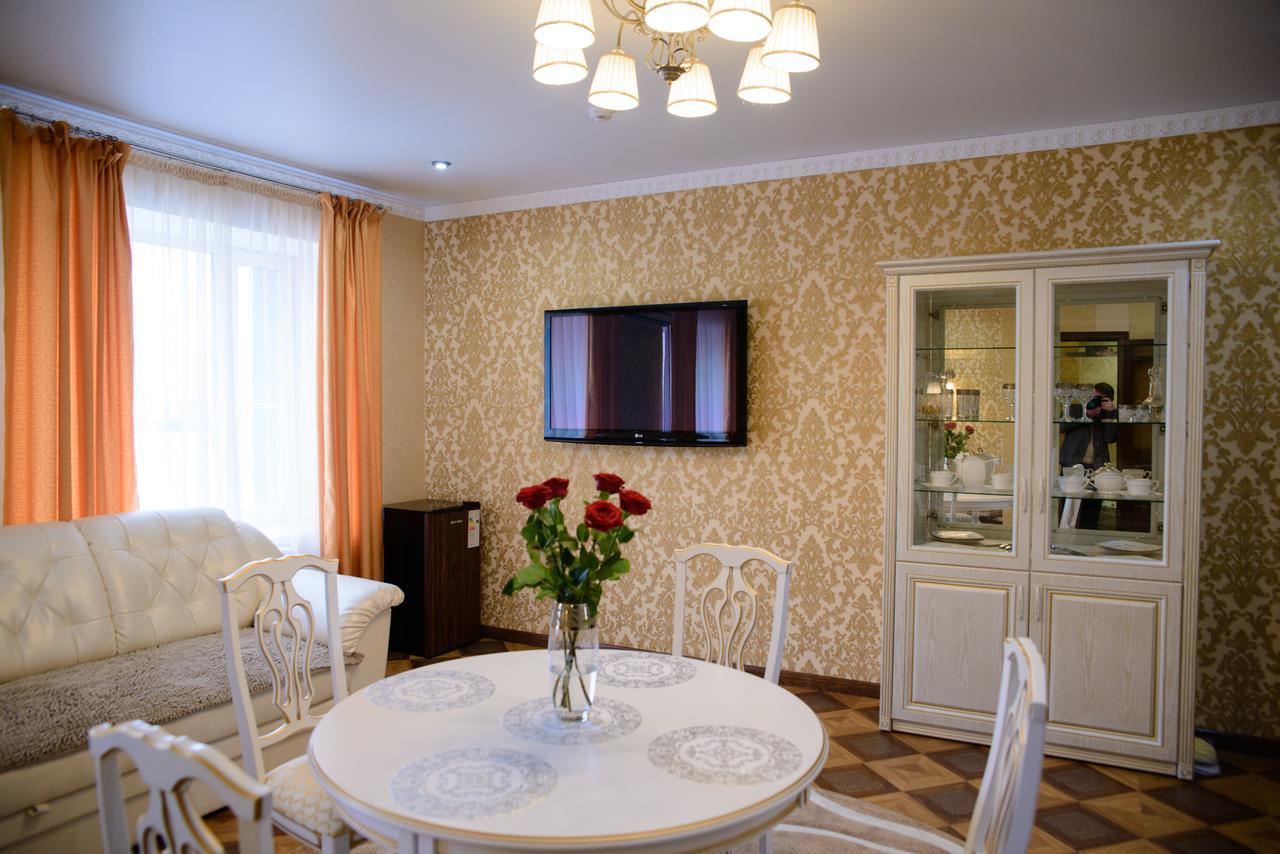פטרופבלובסק Hotel Hizhina מראה חיצוני תמונה