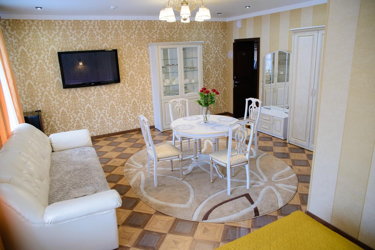 פטרופבלובסק Hotel Hizhina מראה חיצוני תמונה